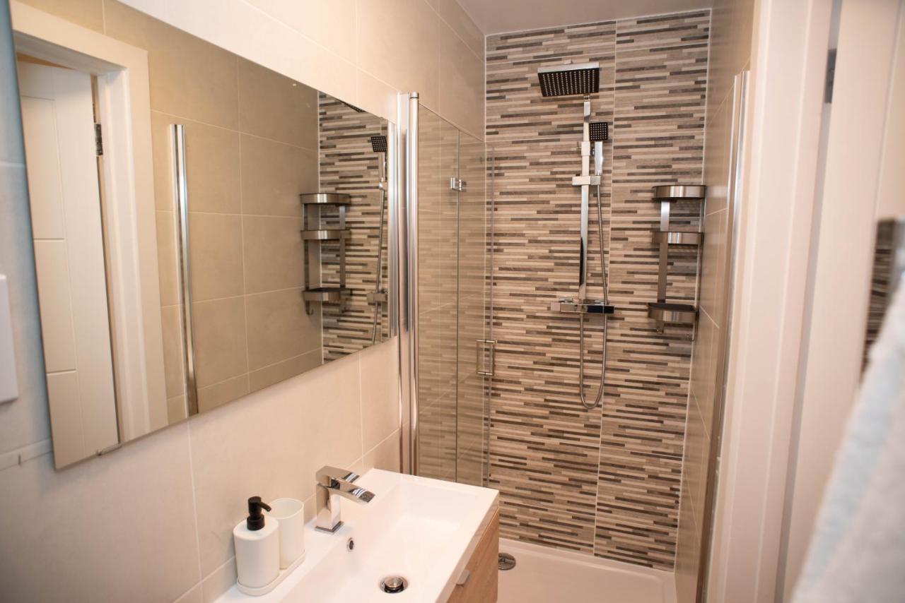Walnut Flats-F4, 2-Bedroom With Ensuite - Parking, Netflix, Wifi - Close To Oxford, Bicester & Blenheim Palace Кидлингтон Экстерьер фото